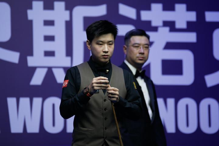 kaiyun-痛失好局！斯诺克武汉公开赛：赵心童4-5遭马奎尔逆转 止步32强